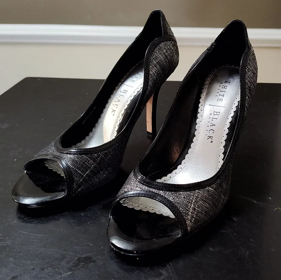 White House Black Market peep toe heels - Picture 2 of 11